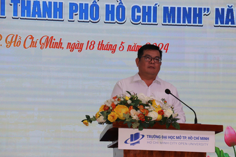 Ông Ngô Thanh Sơn, Phó Chủ tịch UBMTTQ Việt Nam TPHCM phát biểu tại buổi lễ. Ảnh: Mạnh Tùng Ông Ngô Thanh Sơn, Phó Chủ tịch UBMTTQ Việt Nam TPHCM phát biểu tại buổi lễ. Ảnh: Mạnh Tùng