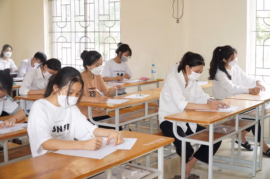 Cấu trúc đề thi tuyển sinh vào lớp 10 THPT tỉnh Nghệ An năm 2023 gồm 4 mức độ nhận biết, thông hiểu, vận dụng, vận dụng cao và kiến thức chủ yếu nằm trong chương trình lớp 9 THCS.