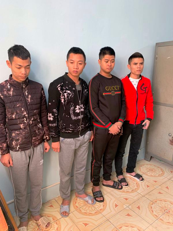 4 đối tượng tổ chức đánh bạc (từ trái qua phải): Việt, Mạnh, Thắng, Hoàng trong vụ án. Ảnh: Công an Thanh Hóa cung cấp 4 đối tượng tổ chức đánh bạc (từ trái qua phải): Việt, Mạnh, Thắng, Hoàng trong vụ án. Ảnh: Công an Thanh Hóa cung cấp