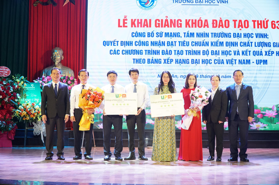 Công bố các trường trực thuộc Trường ĐH Vinh đạt tiêu chuẩn 5 sao, 4 sao Plus theo định hướng ứng dụng và định hướng nghiên cứu theo Bảng xếp hạng đại học của Việt Nam - UPM. Công bố các trường trực thuộc Trường ĐH Vinh đạt tiêu chuẩn 5 sao, 4 sao Plus theo định hướng ứng dụng và định hướng nghiên cứu theo Bảng xếp hạng đại học của Việt Nam - UPM.