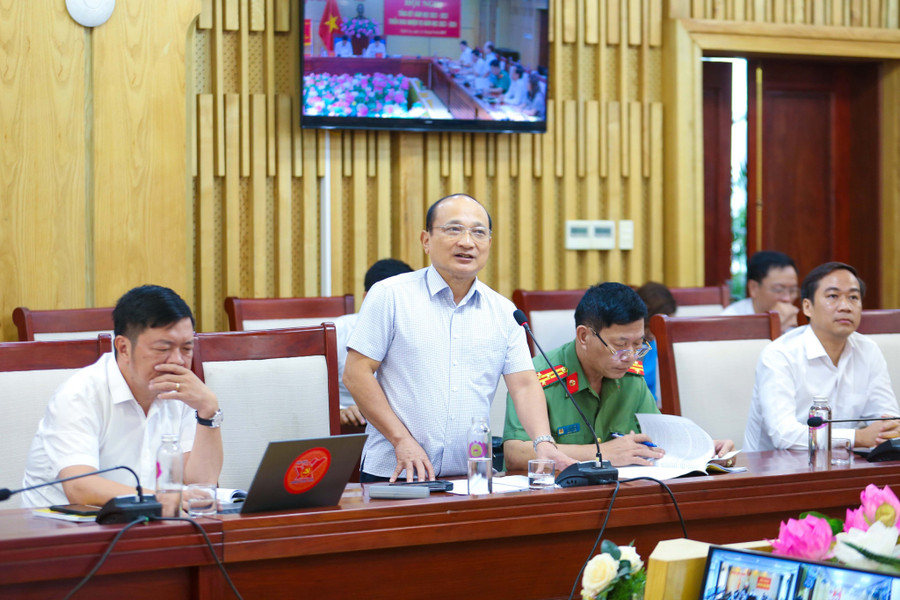 Ông Nguyễn Thanh Hiền - Chủ tịch Hội Khuyến học tỉnh Nghệ An phát biểu tại hội nghị. Ảnh: Hồ Lài. Ông Nguyễn Thanh Hiền - Chủ tịch Hội Khuyến học tỉnh Nghệ An phát biểu tại hội nghị. Ảnh: Hồ Lài.