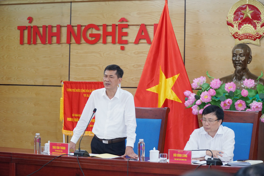 Ông Thái Văn Thành - Giám đốc Sở GD&ĐT phát biểu báo cáo tại hội nghị. Ảnh: Hồ Lài. Ông Thái Văn Thành - Giám đốc Sở GD&ĐT phát biểu báo cáo tại hội nghị. Ảnh: Hồ Lài.