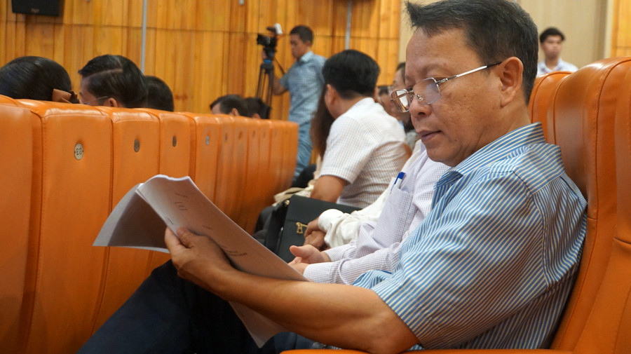 Các đại biểu nghiên cứu báo cáo tóm tắt quy hoạch mạng lưới cơ sở giáo dục đại học và sư phạm thời kỳ 2021-2023, tầm nhìn đến năm 2050. Ảnh: Mạnh Tùng Các đại biểu nghiên cứu báo cáo tóm tắt quy hoạch mạng lưới cơ sở giáo dục đại học và sư phạm thời kỳ 2021-2023, tầm nhìn đến năm 2050. Ảnh: Mạnh Tùng