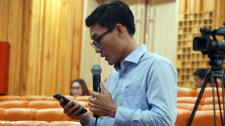 PGS.TS Diệp Thanh Tùng, Phó Hiệu trưởng Trường Đại học Trà Vinh góp ý dự thảo quy hoạch. Ảnh: Mạnh Tùng PGS.TS Diệp Thanh Tùng, Phó Hiệu trưởng Trường Đại học Trà Vinh góp ý dự thảo quy hoạch. Ảnh: Mạnh Tùng