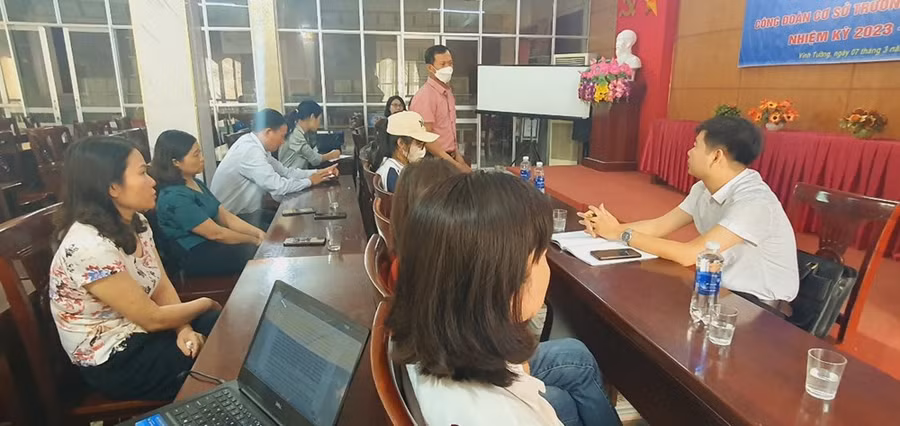 Buổi làm việc của Trường THPT Đội Cấn vào sáng 23/3