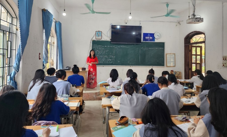 Giờ ôn tập tại Trường THPT Kim Ngọc.