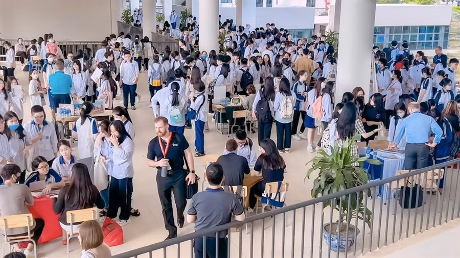 Ngày hội Thông tin giáo dục Hoa Kỳ được tổ chức tại trường THPT Chuyên Vĩnh Phúc