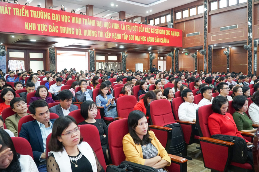 Giáo viên tham gia tập huấn tại Trường ĐH Vinh Giáo viên tham gia tập huấn tại Trường ĐH Vinh