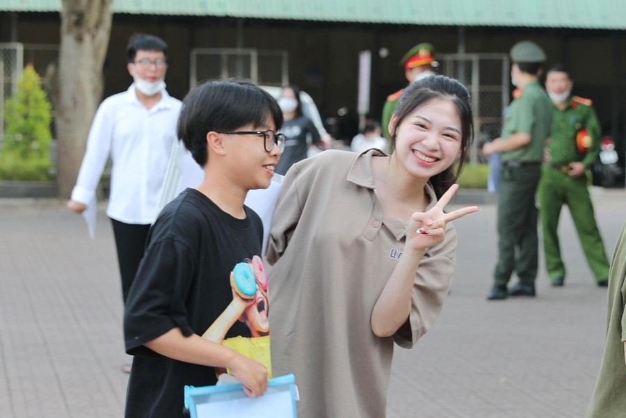 Thí sinh Nghệ An bình tĩnh, cố gắng trước buổi thi cuối cùng - môn Ngoại ngữ.