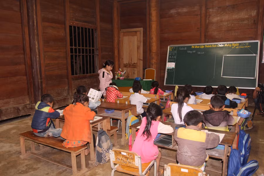 "Tiếng trống học bài" đã trở nên quen thuộc nhiều năm nay tại điểm trường Phà Lõm, Tiểu học Tam Hợp