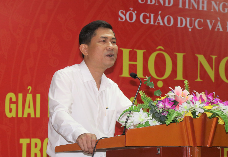 Ông Thái Văn Thành - Giám đốc Sở GD&ĐT Nghệ An phát biểu tại hội nghị