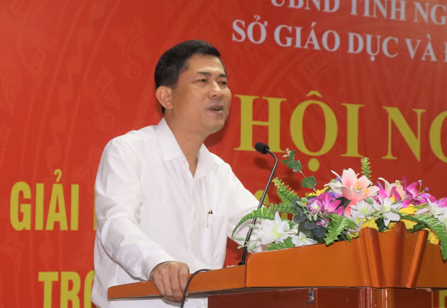 Ông Thái Văn Thành - Giám đốc Sở GD&ĐT Nghệ An phát biểu tại hội nghị