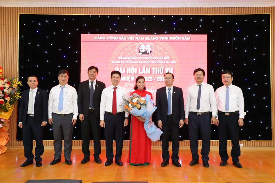 Ban chấp hành Đảng bộ nhiệm kỳ 2025 - 2030 ra mắt. vnu-dai-hoi-dang-bo-co-quan-dhqghn-106.jpg