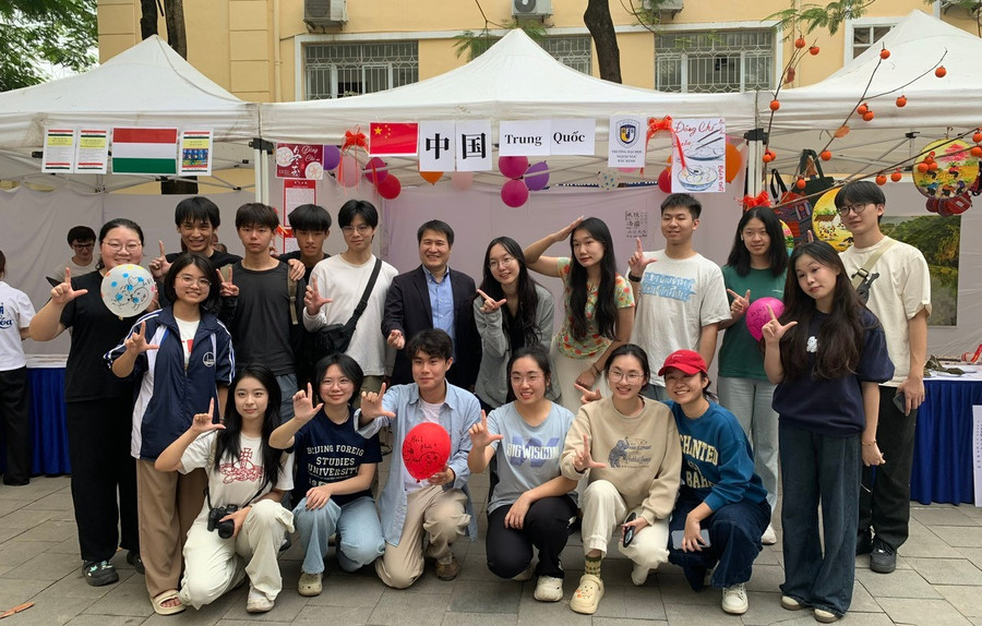 Tưng bừng “Ngày hội Văn hoá Quốc tế năm 2025 – Global Festival”.