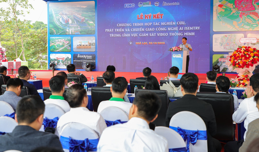 Phát biểu của các đối tác đồng hành xây dựng hạ tầng công nghệ phục vụ công tác quản lý. vnu-khoi-cong-du-an-ha-tang-cong-nghe-hoa-lac-24.jpg