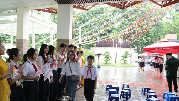 Chào đón học sinh lớp 6 Trường THCS Giảng Võ.