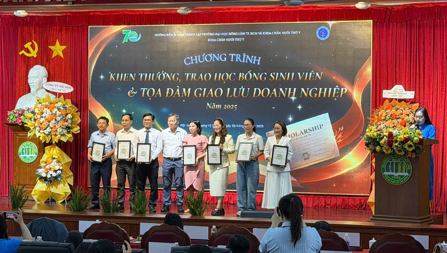 Khoa Chăn nuôi Thú y, Trường Đại học Nông Lâm TPHCM tri ân các doanh nghiệp đồng hành.