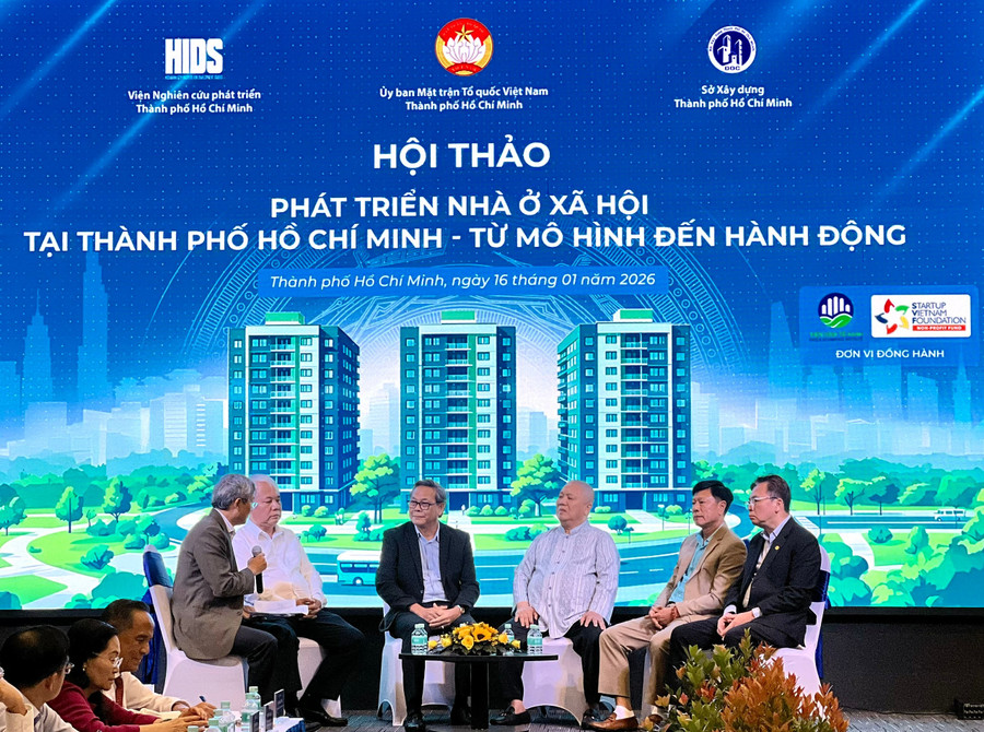 Các chuyên gia thảo luận tại hội thảo "Phát triển nhà ở xã hội tại TPHCM: Từ mô hình đến hành động".