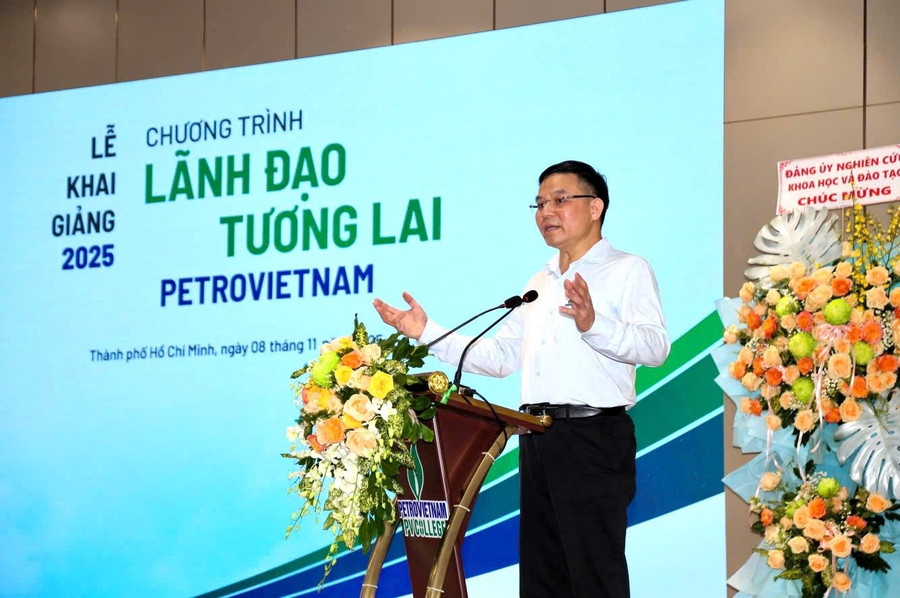 Ông Lê Mạnh Hùng - Chủ tịch HĐTV Petrovietnam phát biểu tại chương trình. Ảnh: BTC