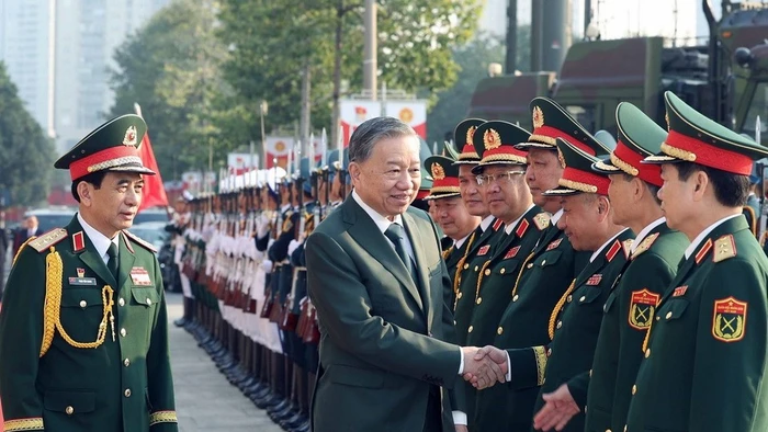 Tổng Bí thư Tô Lâm với Lãnh đạo Quân ủy Trung ương - Bộ Quốc phòng. (Ảnh: Thống Nhất/TTXVN)