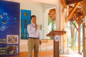 TS Trần Doãn Hùng, Phó Hiệu trưởng Trường Đại học Nha Trang phát biểu khai mạc Ngày hội Sách và Văn hóa đọc 2026.