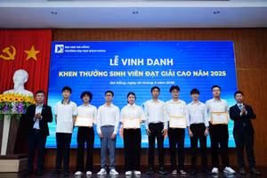 Trường Đại học Bách khoa - Đại học Đà Nẵng vinh danh sinh viên đạt giải cao năm 2025. 