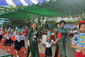 Trường Tiểu học Hoa Lư (quận Thanh Khê, TP Đà Nẵng) đón học sinh đầu cấp trong Lễ khai giảng năm học mới.