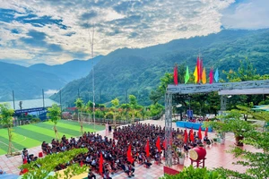 Lễ khai giảng của Trường Phổ thông dân tộc bán trú Tiểu học & THCS Trà Nam (xã Trà Linh, TP Đà Nẵng). 