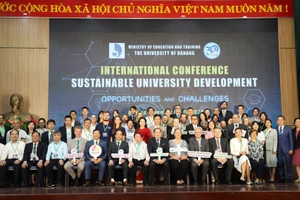 Hội thảo thu hút sự tham gia của hơn 200 chuyên gia đến từ các trường đại học ở Việt Nam và trên thế giới. 