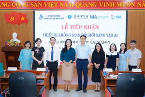 Trường Đại học Ngoại ngữ, Đại học Đà Nẵng tiếp nhận "Không gian Đổi mới sáng tạo AI” do Đại học Sahmyook (Hàn Quốc) trao tặng.