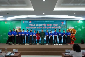 Trường Đại học Đông Á tặng 350 vé xe Tết đến sinh viên khó khăn năm 2026