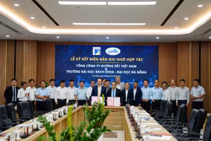 Tổng Công ty Đường sắt Việt Nam ký kết hợp tác với Trường Đại học Bách khoa - Đại học Đà Nẵng.