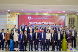 Viện Đào tạo Mở và Công nghệ thông tin - Đại học Huế đăng cai tổ chức hội thảo “Đảm bảo chất lượng và hướng đến công tác kiểm định chương trình đào tạo từ xa tại các đại học vùng”.