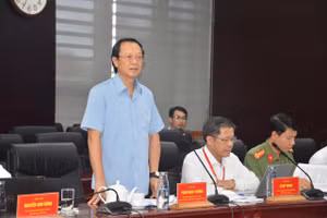 Thứ trưởng Bộ GD&ĐT Phạm Ngọc Thưởng và Đoàn kiểm tra làm việc với Ban chỉ đạo Kỳ thi tốt nghiệp THPT 2025 của TP Đà Nẵng. 