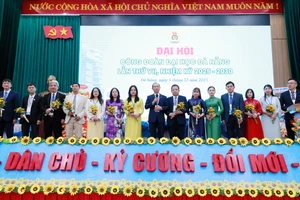 Ban chấp hành Công đoàn Đại học Đà Nẵng ra mắt, nhận nhiệm vụ. 