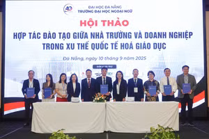 Trường Đại học Ngoại ngữ, Đại học Đà Nẵng ký kết hợp tác với các đối tác trong nước và quốc tế.