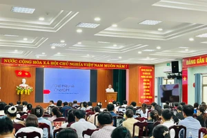 UBND phường Liên Chiểu tập huấn chuyên đề về chuyển đổi số, công nghệ số và AI cho cán bộ, công chức, viên chức. 