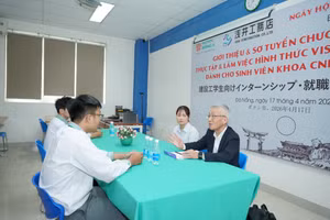 Sinh viên Trường Đại học Đông Á tham gia phỏng vấn tại Ngày hội việc làm Nhật Bản 2026. 