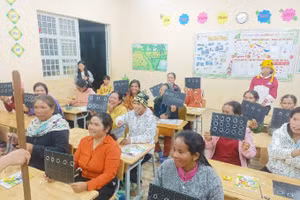 Lớp xóa mù chữ ở xã Tân Thanh, huyện Lâm Hà (Lâm Đồng) thời điểm năm 2023. Ảnh: Trang thông tin huyện Lâm Hà. 