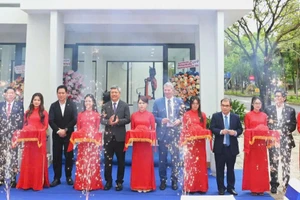 Lễ cắt băng khánh thành Trung tâm Đào tạo, Nghiên cứu và Phát triển Ứng dụng Robot Công nghiệp và Trí tuệ nhân tạo.