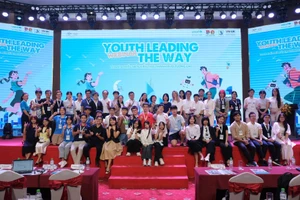 Hội thảo thu hút sự tham gia của nhiều tổ chức và các nhóm học sinh đến từ nhiều trường THPT.
