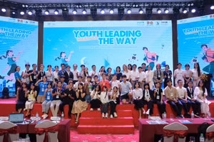 Hội thảo thu hút sự tham gia của nhiều tổ chức và các nhóm học sinh đến từ nhiều trường THPT. 