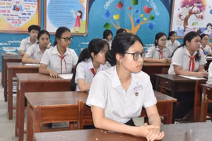 Thí sinh dự thi môn Ngữ văn ở điểm thi Trường THCS Nguyễn Huệ (phường Hải Châu, TP Đà Nẵng).