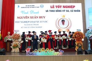 Trường Đại học Sư phạm Kỹ thuật, Đại học Đà Nẵng vinh danh các sinh viên tốt nghiệp loại Xuất sắc. 