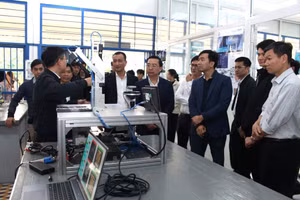 Phòng Tự động hóa và Truyền động nâng cao tại Trường Đại học Sư phạm Kỹ thuật - Đại học Đà Nẵng do doanh nghiệp tài trợ.