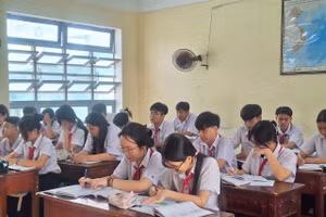 Học sinh lớp 9 Trường THCS Sào Nam (phường Hải Châu, TP Đà Nẵng) ôn thi tuyển sinh vào lớp 10. 