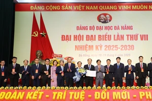 Ra mắt Ban chấp hành Đảng bộ Đại học Đà Nẵng nhiệm kỳ 2025-2030.