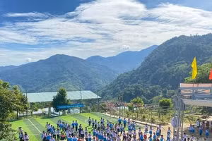 Hoạt động tập thể dục giữa giờ của học sinh Trường Phổ thông dân tộc bán trú Tiểu học - THCS Trà Nam.