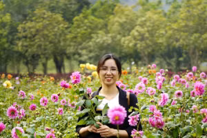 Tác giả Vũ Thị Minh - Phóng viên Báo Cựu chiến binh Việt Nam. Ảnh: NVCC