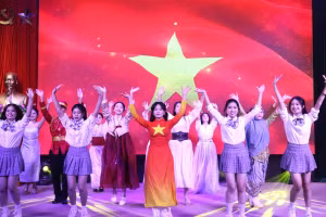 Một tiết mục văn nghệ do sinh viên quốc tế biểu diễn.